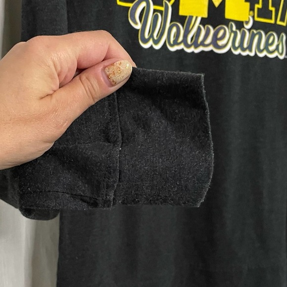 University of Michigan Wolverines Dark Gray, White & Gold Funnel Neck Pull-Over - Picture 10 of 15